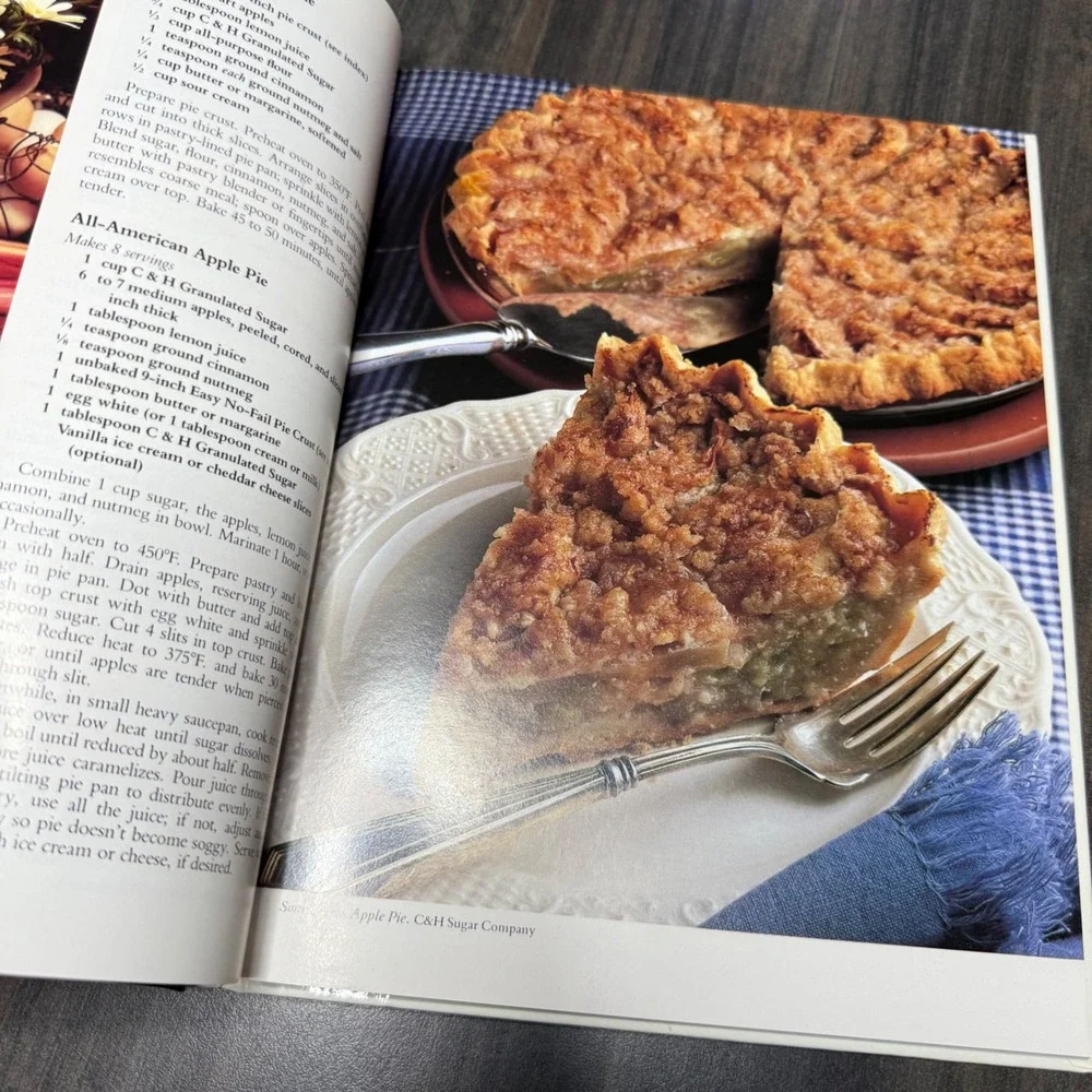 Famous Brands Desserts Cookbook Delicious Recipes Cakes Pies Pastries‎ Sweet